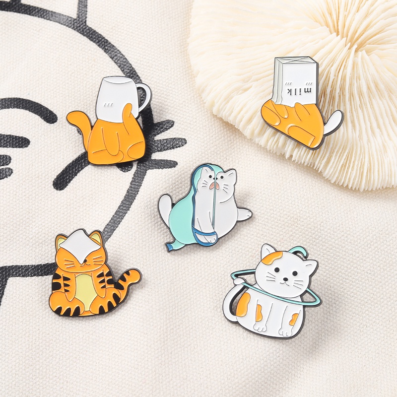 Cartoon White Cat Enamel Lapel Pin Animal Yellow Cat Badge Brooch Backpack Accessories Collection Gifts for Friends