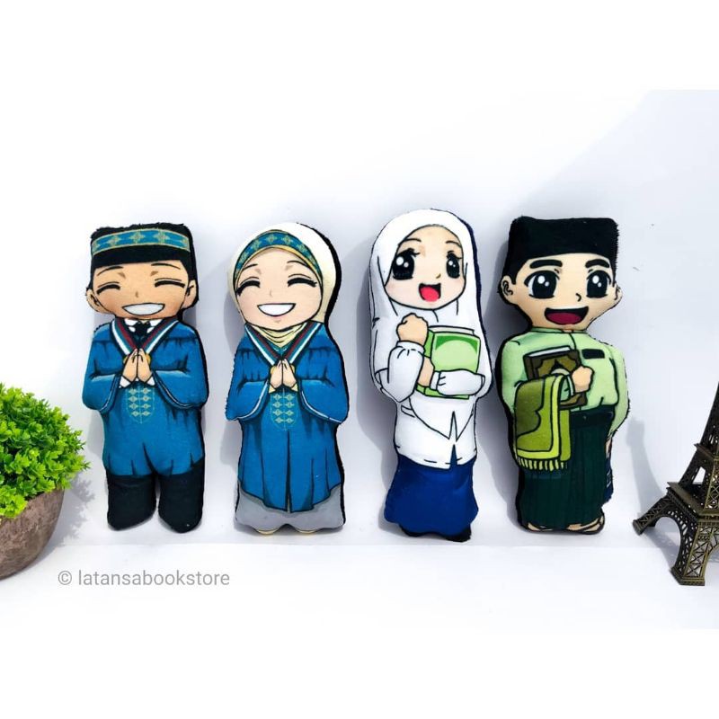 Boneka Wisudawan Wisudawati & Santri Santriwati SOUVENIR GONTOR