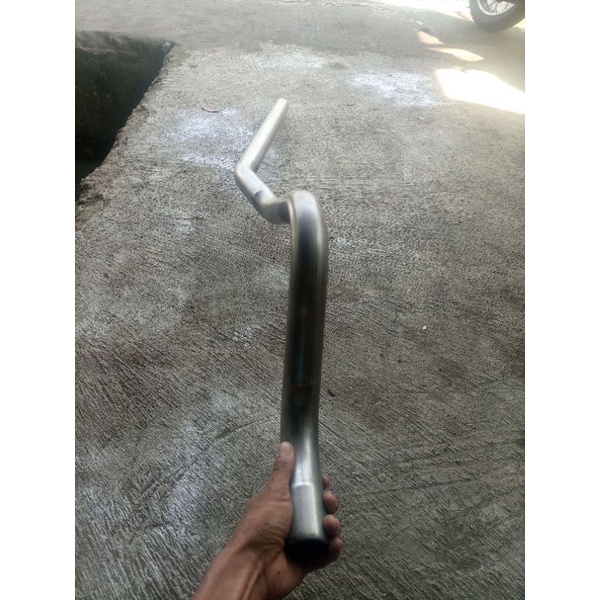 pipa sambungan knalpot bagian belakang mobil L300 pnp