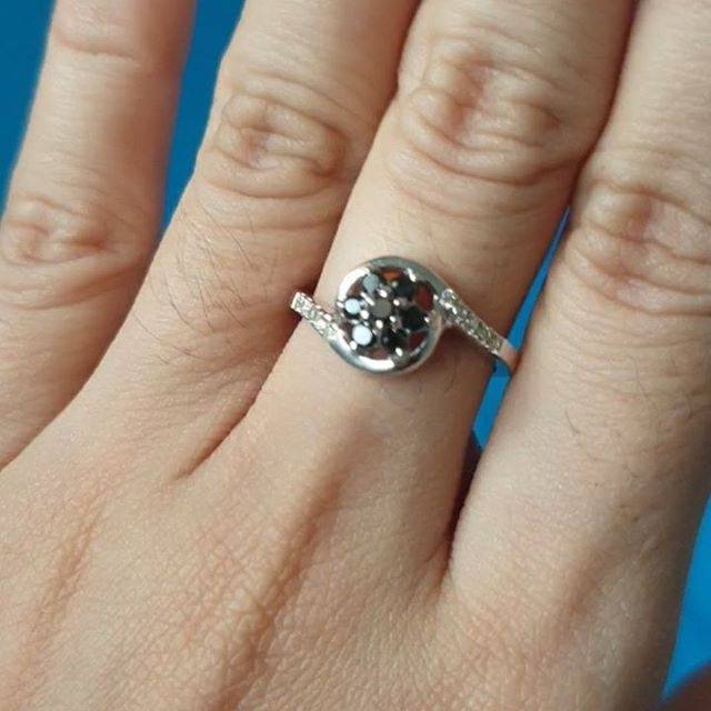 Cincin berlian eropa kombinasi hitam