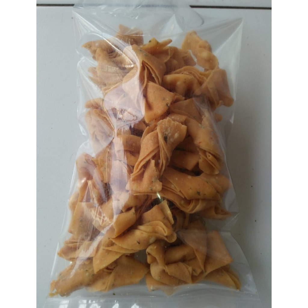 

Kue Bawang snack cemilan khas Lokal Medan kue Imlek hari Raya