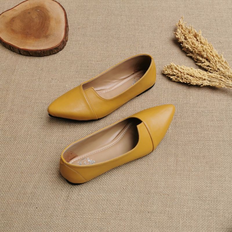 Faduzzi Sepatu Flat Wanita NILIN-Mustard
