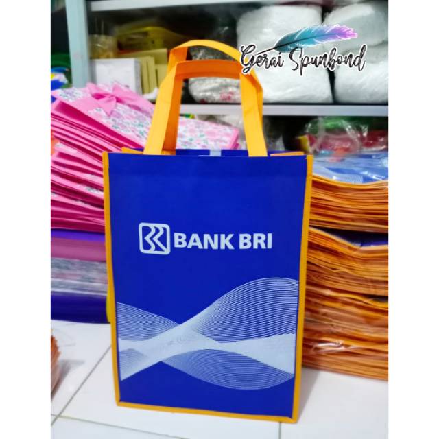 

Goodie Bag Spunbond Uk. 25cm x 10cm x 35cm Plus Sablon Custom Berkualitas