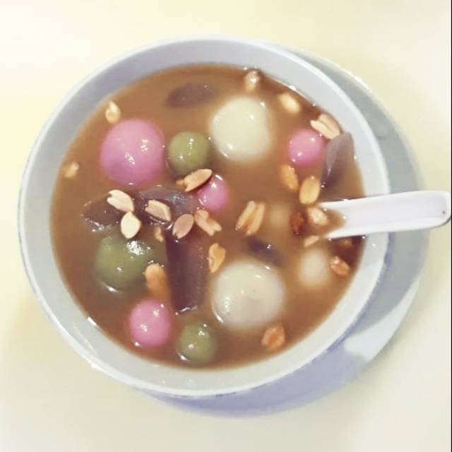 

Wedang ronde kuah jahe ,