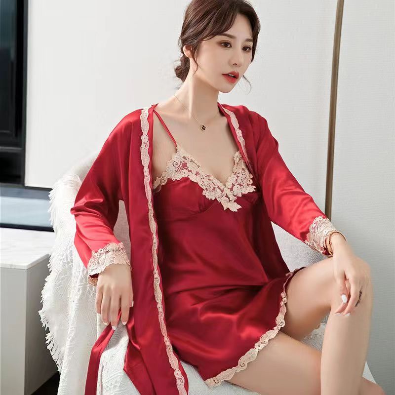 versi Korea baru dari piyama wanita seksi sutra es / suspender renda + set gaun tidur renda