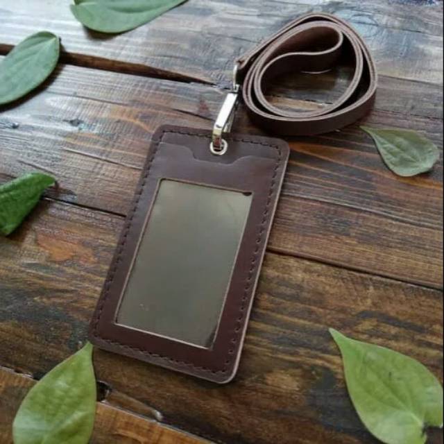 

Name Tag Holder Kulit