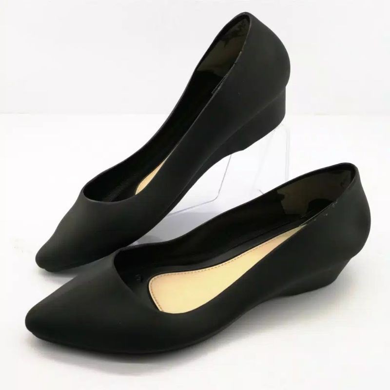 sepatu kantor jelly lancip