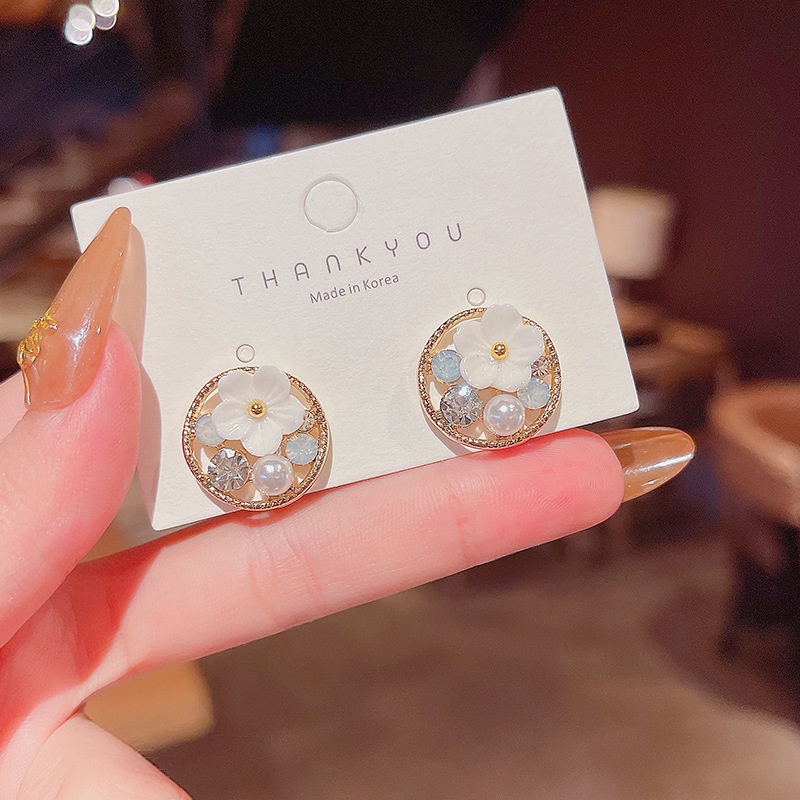 Shuling French Elegant Retro Earrings Super Cute Pearl Rhinestone Earrings Small White Flower Stud Earrings