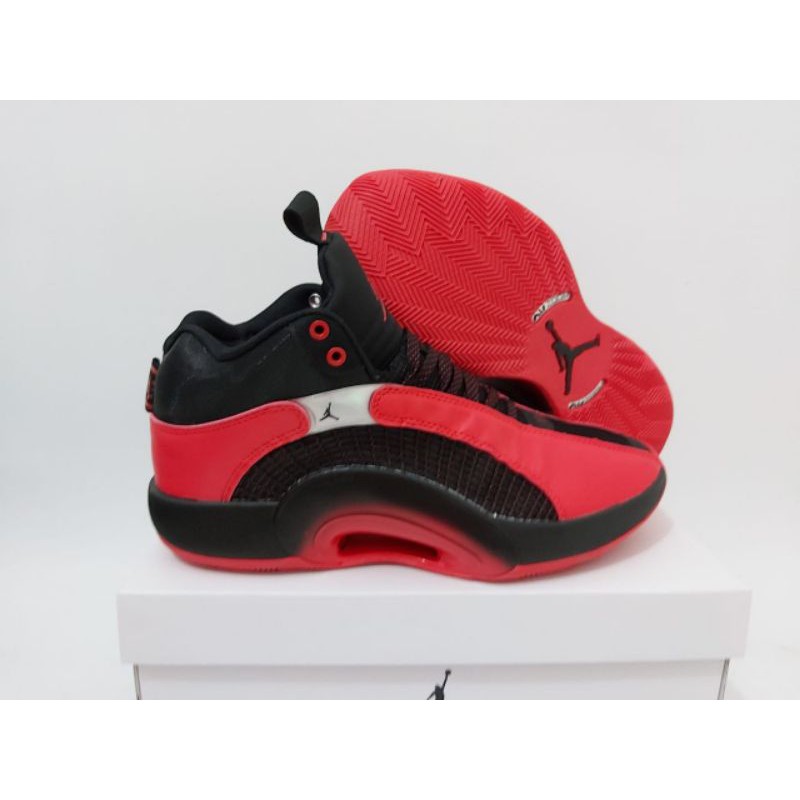 sepatu basket air Jordan 35 high black red.