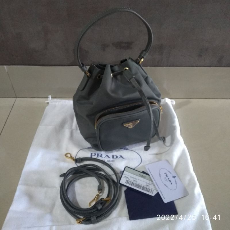 tas prada nylon bucket preloved