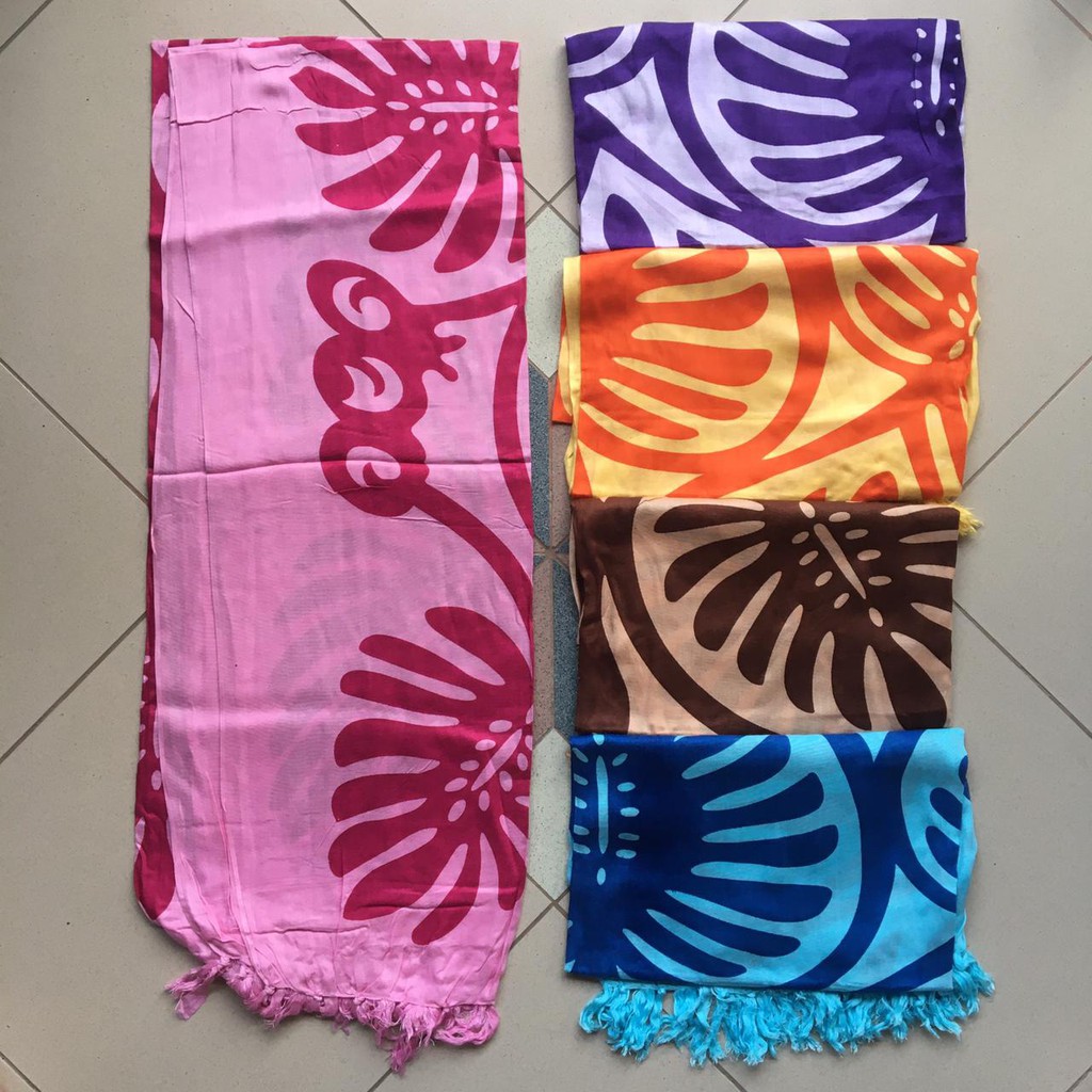 pakaian wanita sarung kain kamen pantai motif tulang daun oleh oleh khas bali souvenir bali grosir m