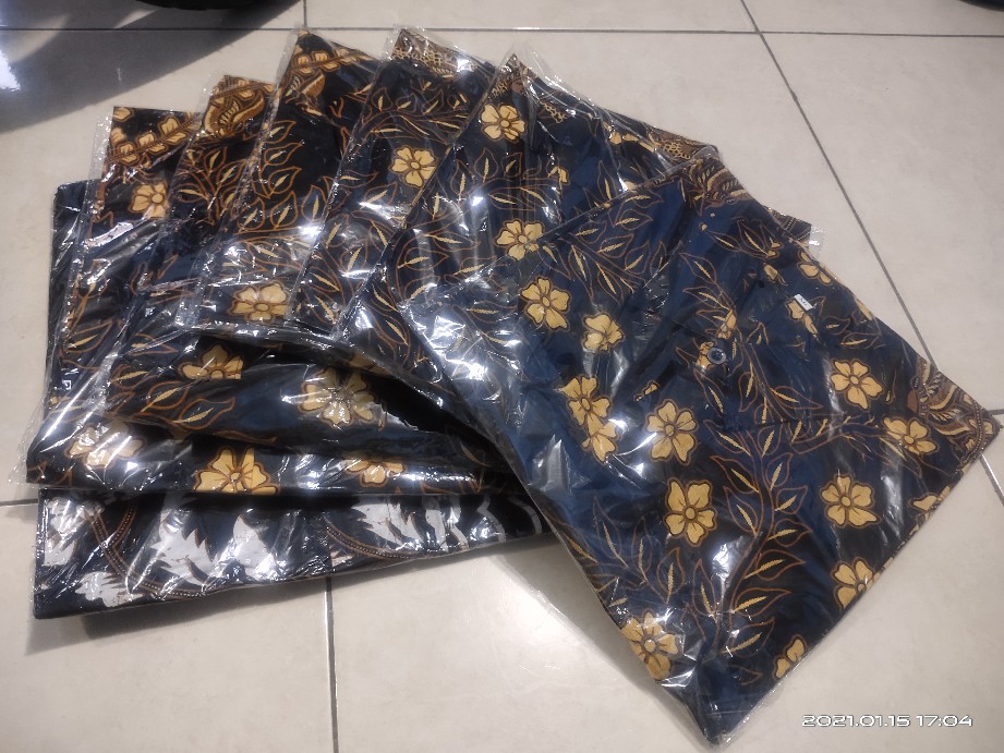 Kemeja Batik Pria Motif Cendrawasih Kuning