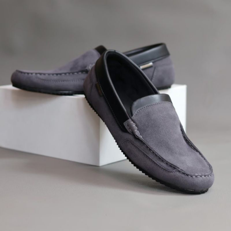 Sepatu Casual Slip On Pria Slop Kasual Santai Kerja Kuliah Suede Syintetik