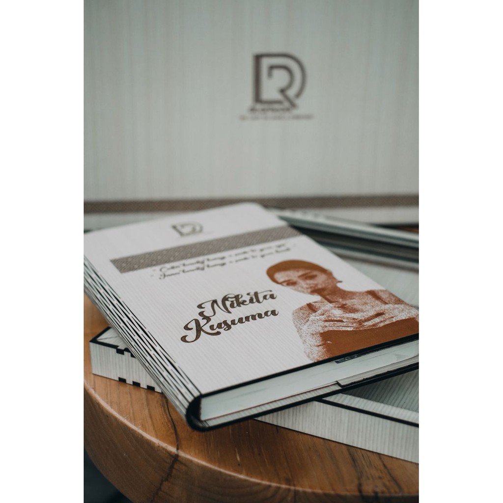 

CUSTOM WOODEN JOURNAL