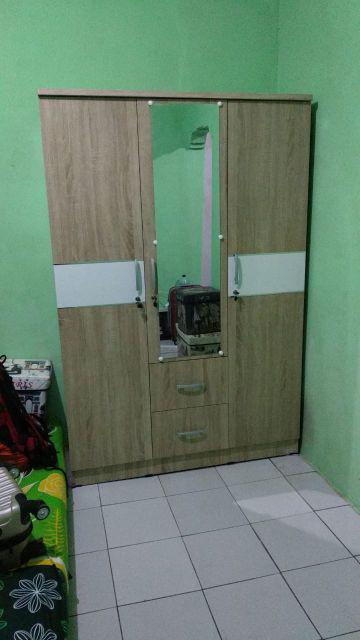 Lemari Pakaian 3 Pintu Cermin Lp 328