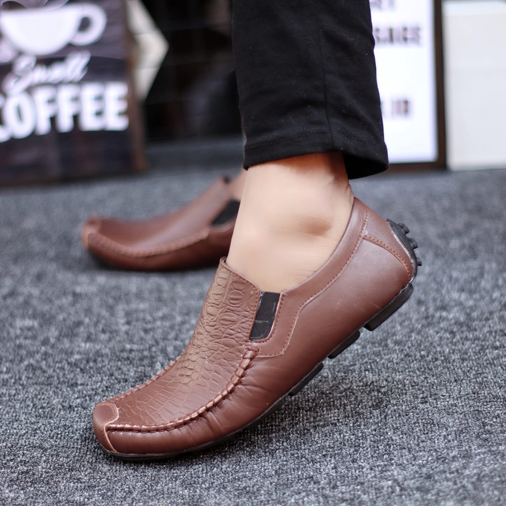 Abrhm Asbul -Sepatu Slip On Pria Slop Kulit Asli Kerja Hitam