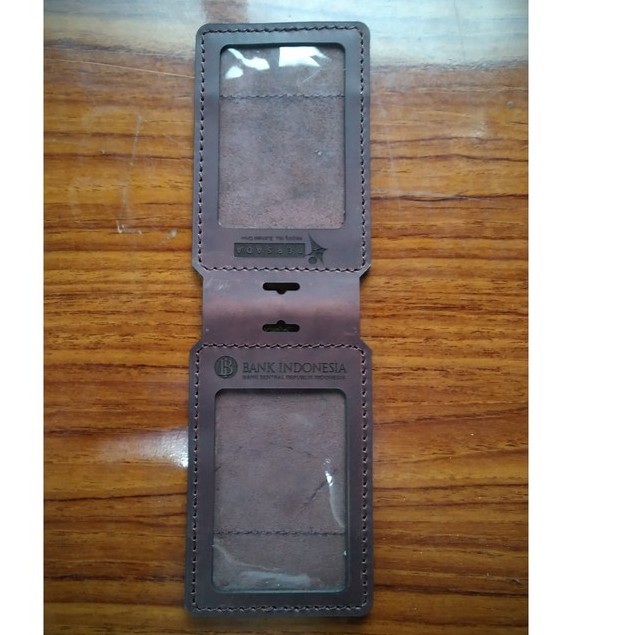 

Name tag kulit gantungan id card holder kulit custom nama dan logo