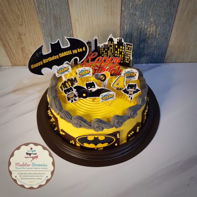 

kue ulang tahun batman / kue ulang tahun anak / kue karakter / tart brownies /kue ulang tahun malang