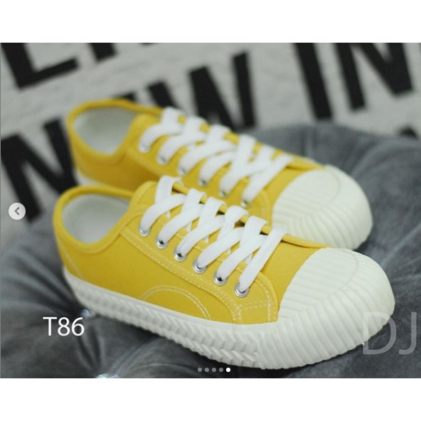 Sepatu sneakers T86