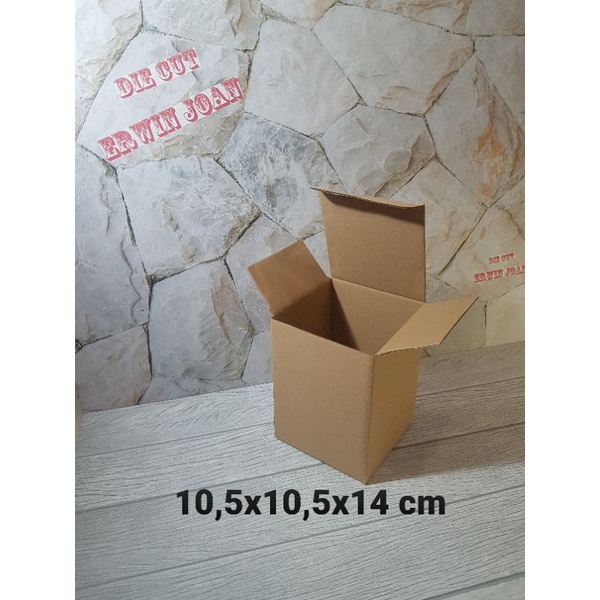 

Kardus Box uk. 10,5x10,5x14 cm Kotak Karton Die Cut botol DB