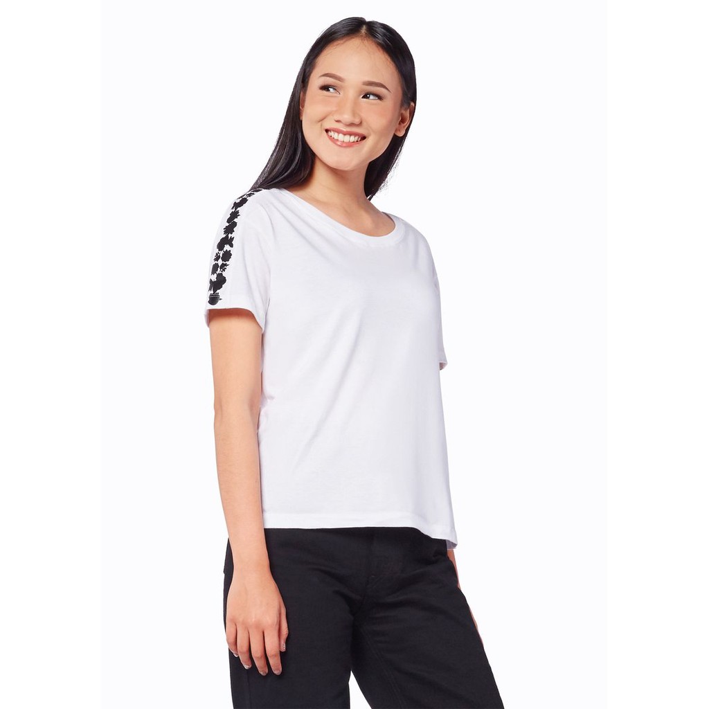 Kaos Wanita - Statement Shoulder T-Shirt - PV By Pevita Pearce - PVJAN19WCLTEE102 - Agogeo