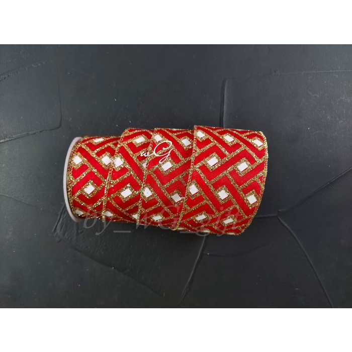 

Pita Merah Motif Kotak Putih dan Gliter- Lebar 6.3 cm; Panjang 10 yard