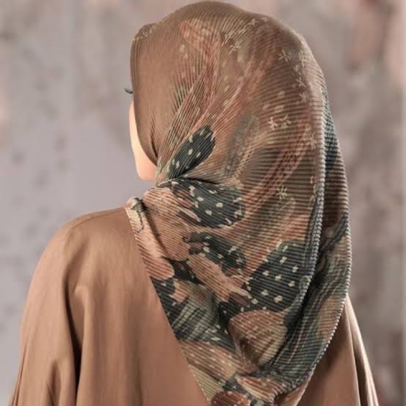 Buttonscarves Opuntia Pleated - Forest