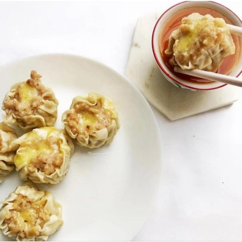 

Dimsum Isi Mozarela isi 20pcs. Dimsum ayam non msg dengan isian mozarella cheese yang muluuur, gurih dan cheesy