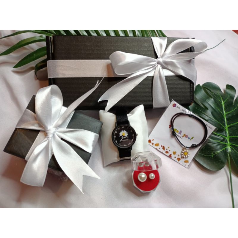 Hampers Aksesoris Wanita, Kado wedding Anniversary,kado natal,kado graduation,wanita