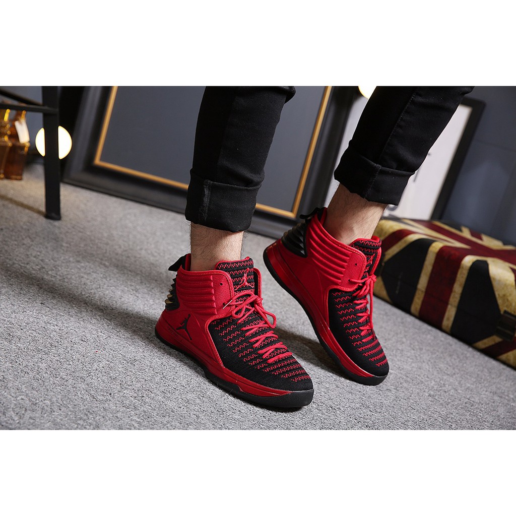 Sepatu Nike cowok Air Jordan H0210M