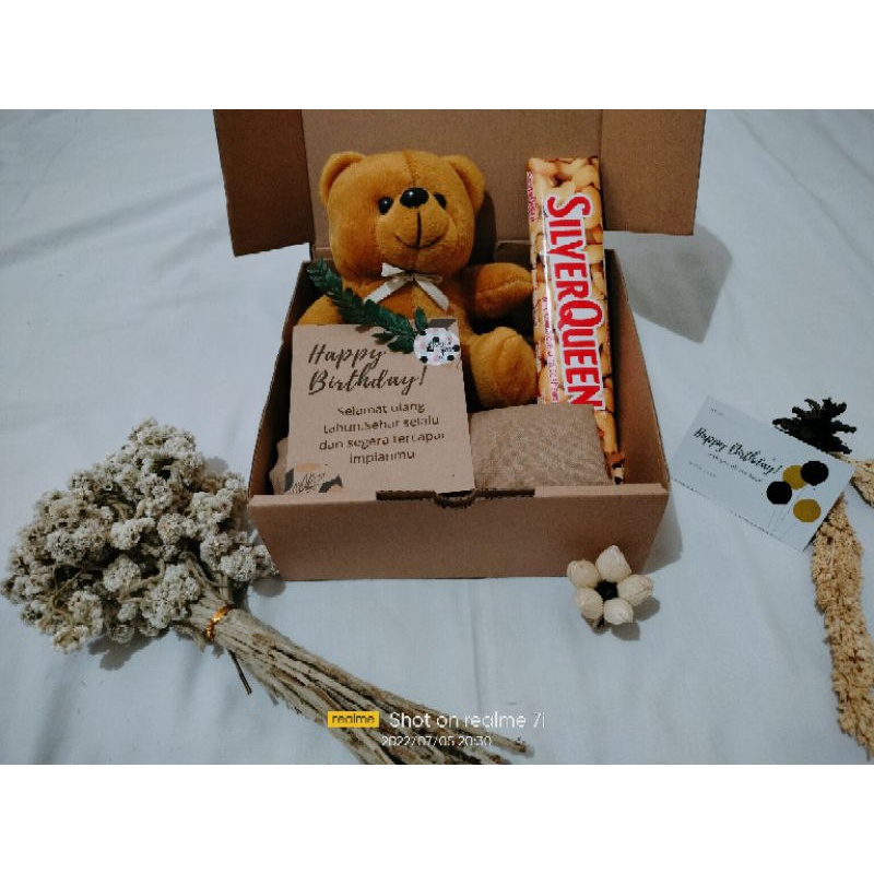 

Hampers kado hadiah gift box ulang tahun