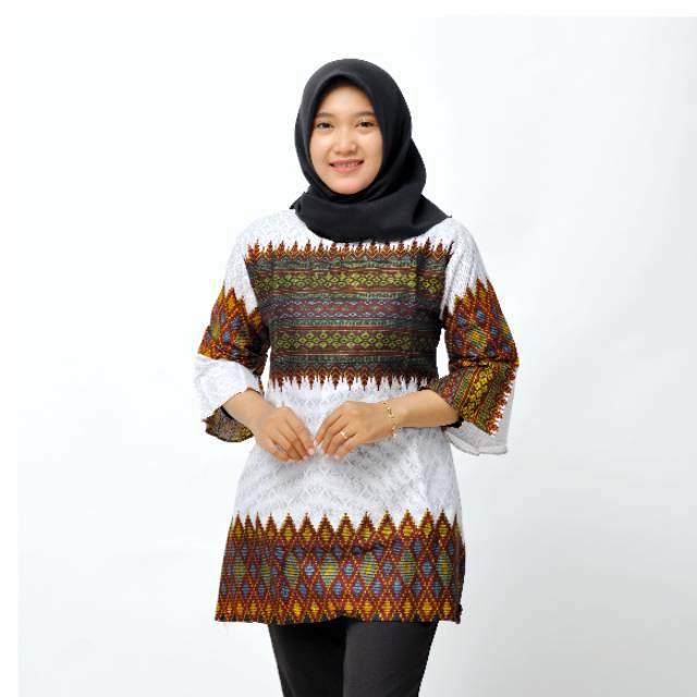 Atasan Batik Wanita Model Lonceng Kekinian
