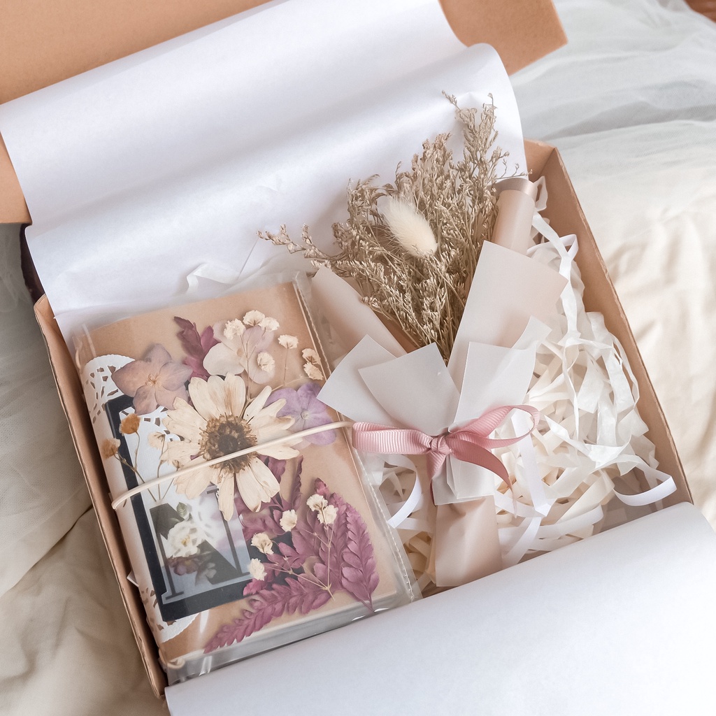 

FAWN Hampers Gift Bundle / kado wisuda / sidang / ulang tahun