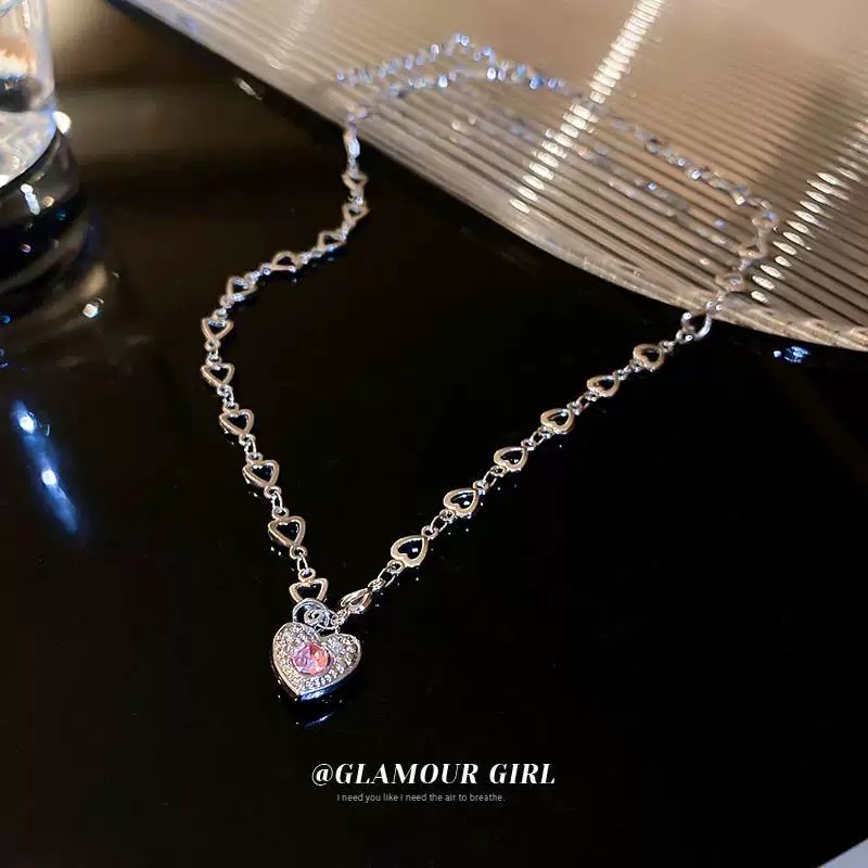 YEEZII Kalung Rantai Choker Liontin Hati Hollow Hias Batu Permata Pink Untuk Wanita