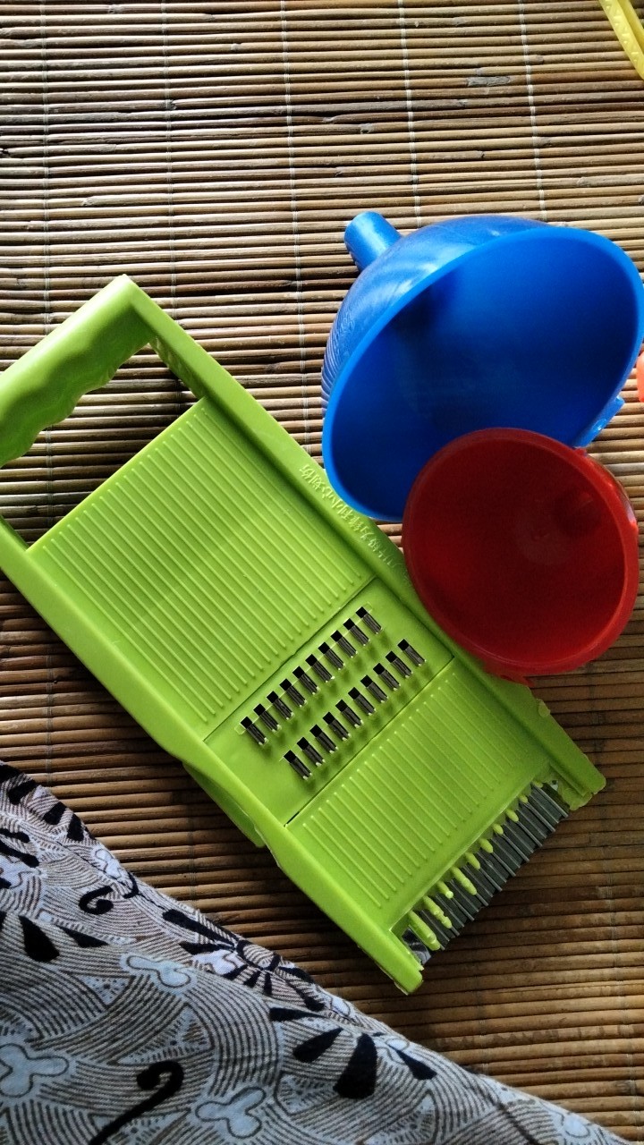 Parutan Serbaguna/ Parutan Wortel/ Parutan Kentang