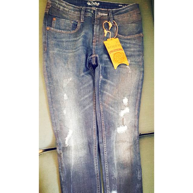 Ripped jeans wanita rodeo