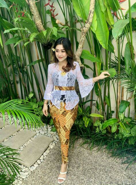 Set Kebaya Bali Modern Model Lonceng Kebaya Putih Yuli Kebaya Shopee Indonesia