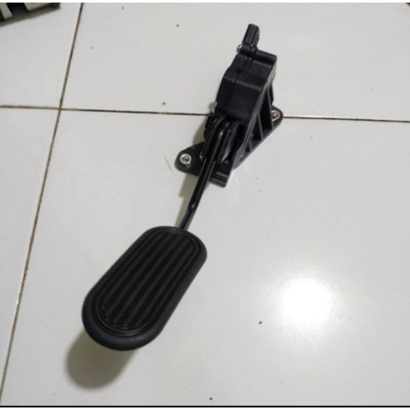 78110-0K040 sensor pedal gas Innova reborn Fortuner vrz Hilux 2016