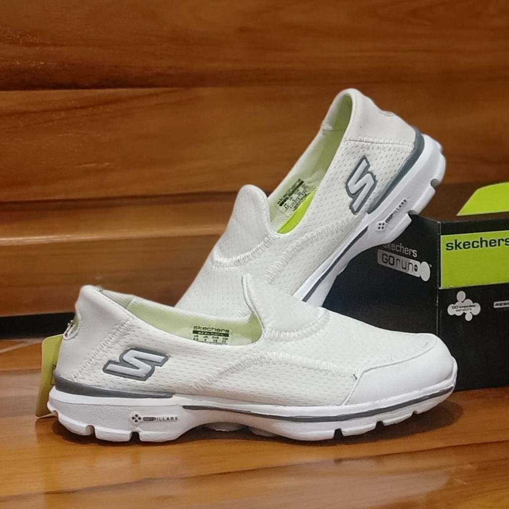 Sepatu Wanita Sneaker Skecher_Go walk Fashion Slip on Terbaru Murah