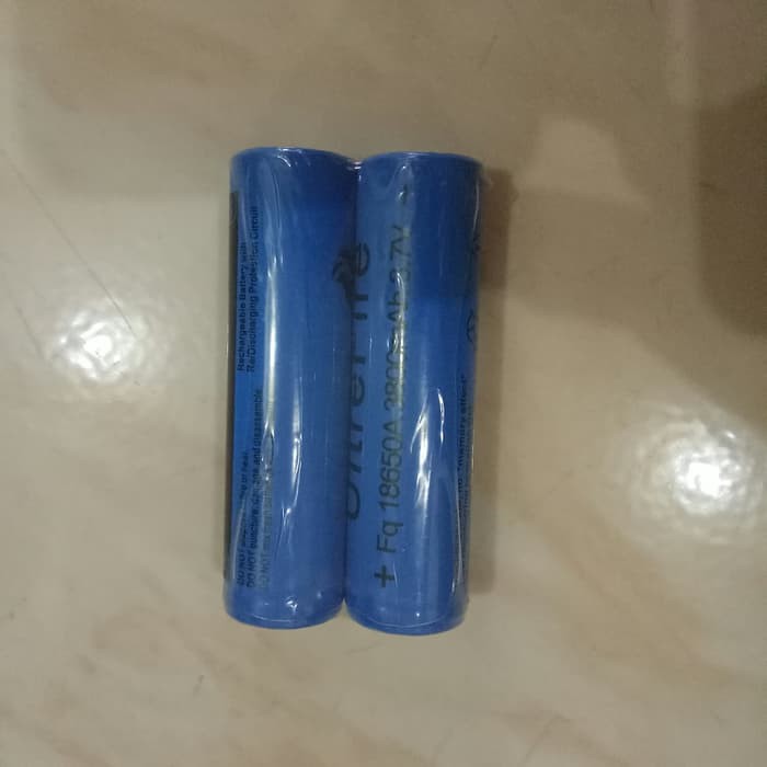 BATREI ISI ULANG - CAS 18650 3,7 V BIRU