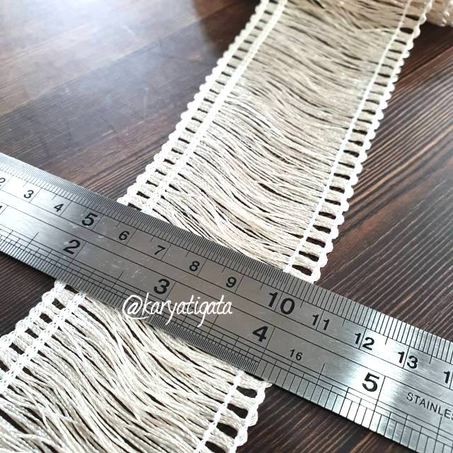 Renda Rumbai Sisir Tengah - Krem (Lebar 5.5 cm - Panjang 25 Yard)