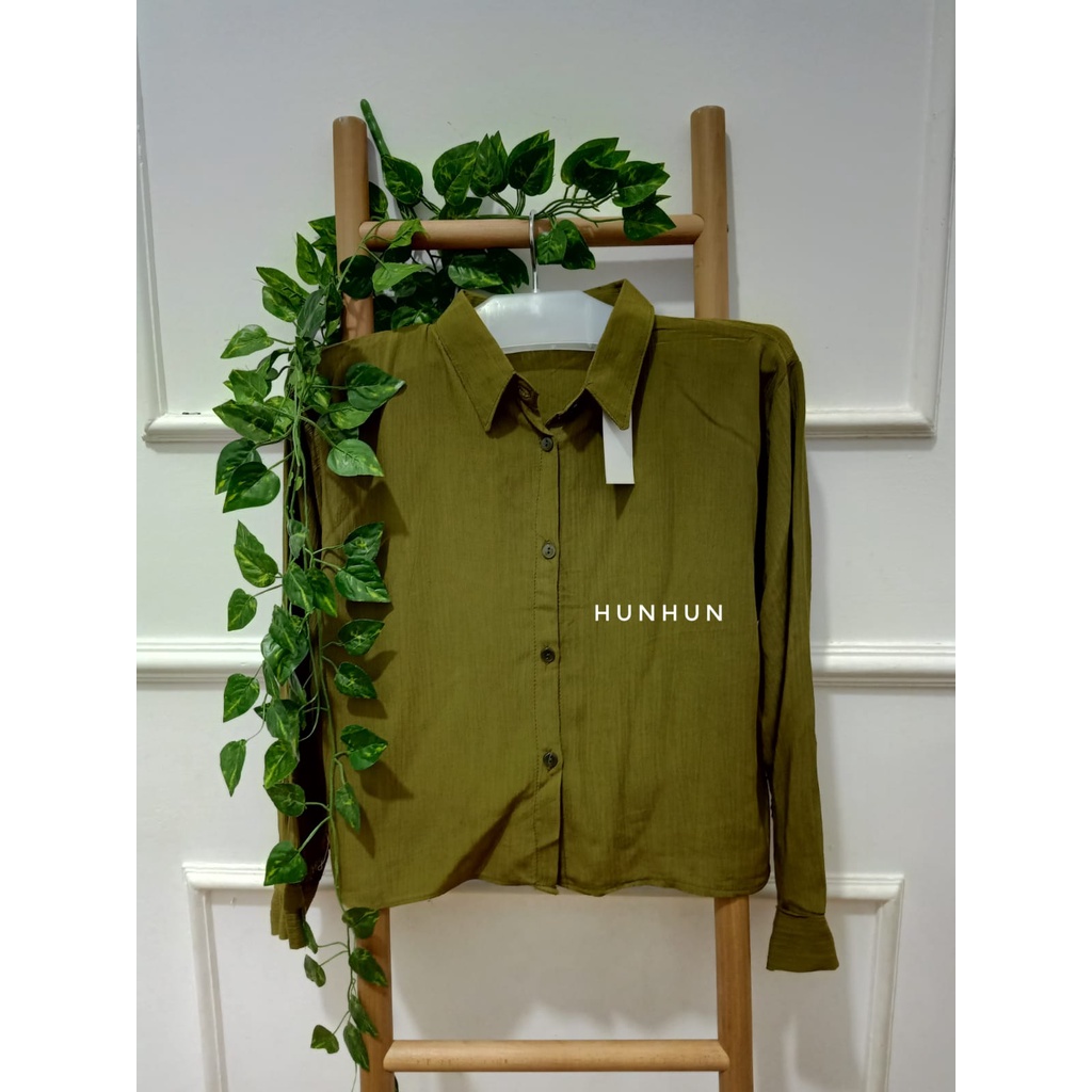 Hanin Crop Rayon Crincle/ Kemeja Crop fhanel Premium Keisya Crinkle AirFlow/ KEMEJA CRINCLE PUSATGROSIR_SOLO-HANIN CROP KHAKI