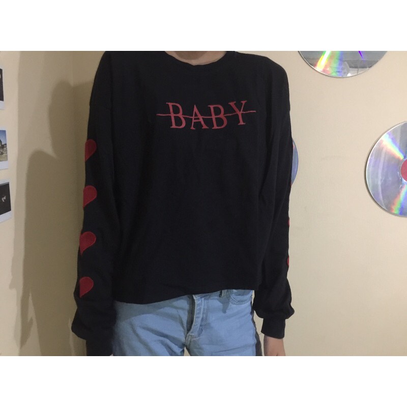 Sweater crop top hitam baby merk Bershka preloved