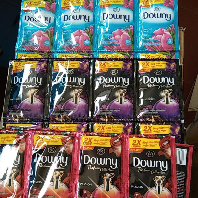 DOWNY PEWANGI DAN PELEMBUT PAKAIAN KEMASAN SACHET