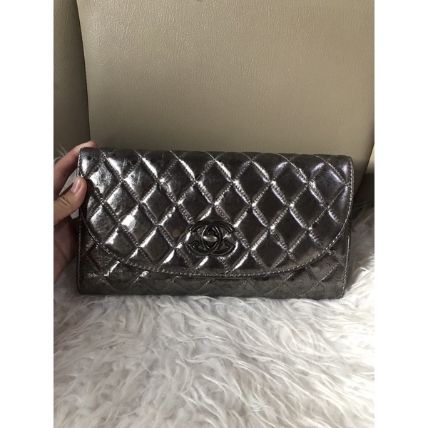 preloved bagclutch silver leather|ala chanel kulman|pouch