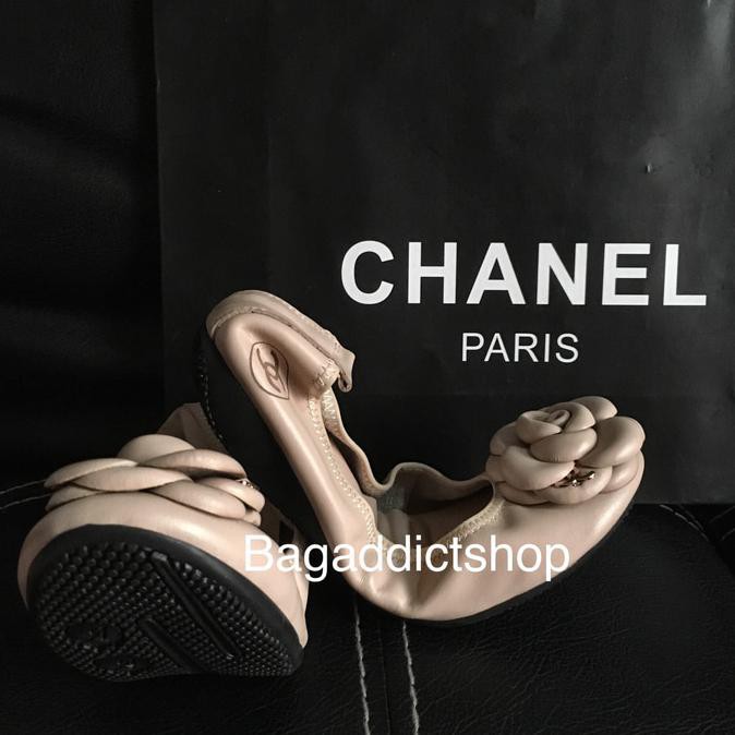 Sepatu Chanel Camellia Mirror Ballerina Flats Beige 37 38 40 41 V6853