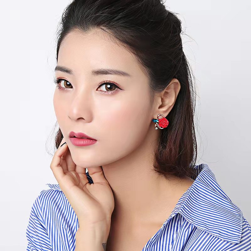 (Hello Girl)E06 Anting Wanita Model Tusuk Motif Bunga Mawar Permata Gaya Korea import