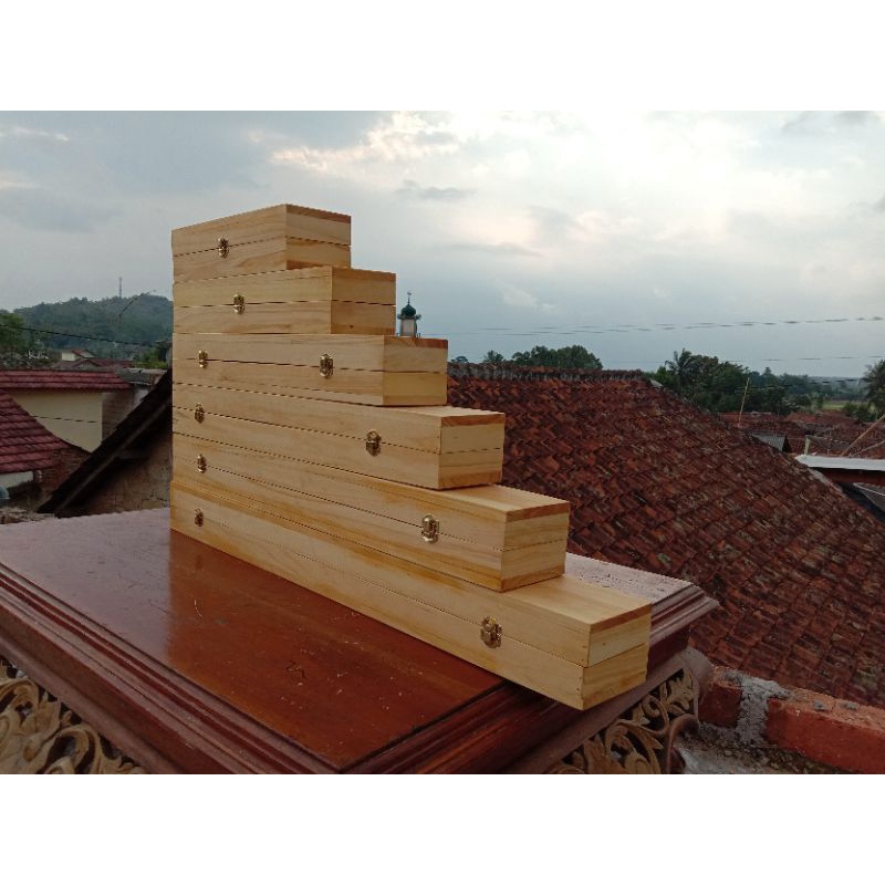 

Box Kayu Ukuran 50×7,5×6cm/Box tempat penyimpanan golok serbaguna
