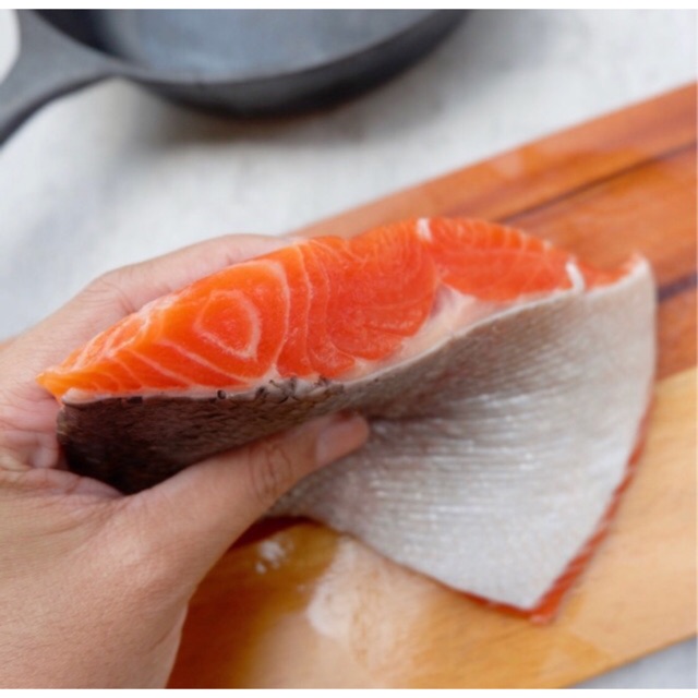 

Salmon steak skin on 450gr