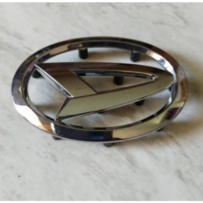 logo emblem Daihatsu Sigra original